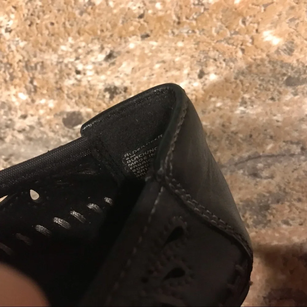 Earth Black Leather Shoes - Picture 11 of 11